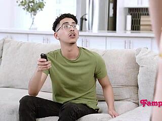 Princess Leia Cosplay Stepsisters Seduce for Rough Fuck