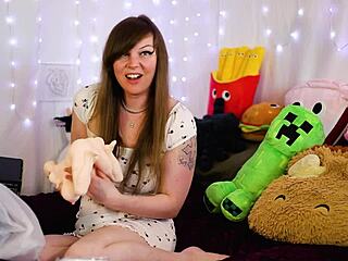 Roxy teases while liv3f0rl0ve pounds mrlsexdoll ivy hard