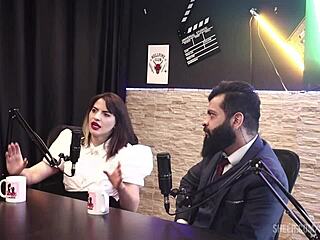 Lady Snow's pussy arm-fisted by Lord Kenobi in swing cast