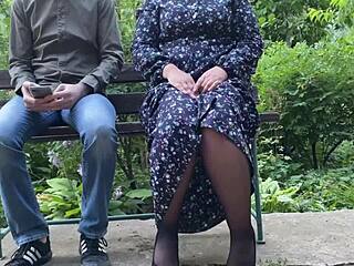 किंकी मैच्योर कूगर पेशाब हील फ्लैश बाद चूत चाट डिमांड