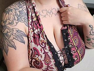 office pal doesn't mind your eyes on her huge saggy tits