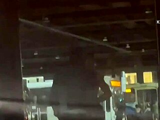 Esposa fucks stranger publicly on via light highway