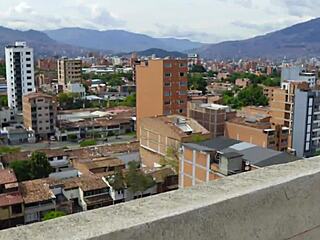 Passionate rooftop exhibitionists kissed and fucked hard by the horny construction worker