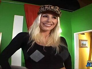 puma swede milf teases pleases tight pussy intensely