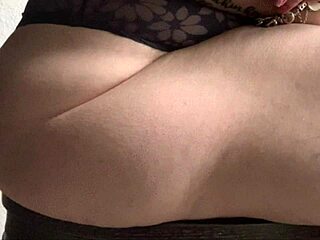 Sexy BBW Shakes Huge Ass In Tight Lingerie!