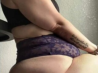 Sexy BBW Shakes Huge Ass In Tight Lingerie!
